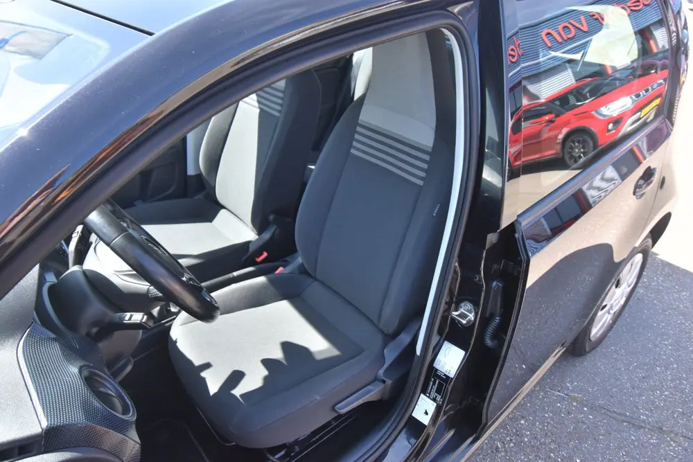 Volkswagen Up! 1.0 BMT move up! , CLIMATRONIC , CR CONTROL uit 2020, foto 18