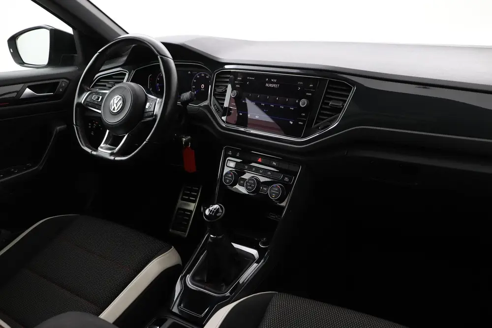 Volkswagen T-Roc 1.5 TSI Sport | Trekhaak | Panoramadak | 17 uit 2019, foto 17