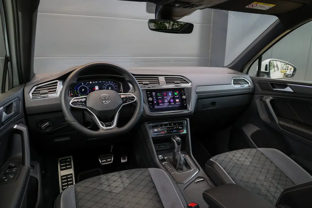 Volkswagen Tiguan 1.4 TSI eHybrid R-Line Business | BTW | PA uit 2023, foto 16
