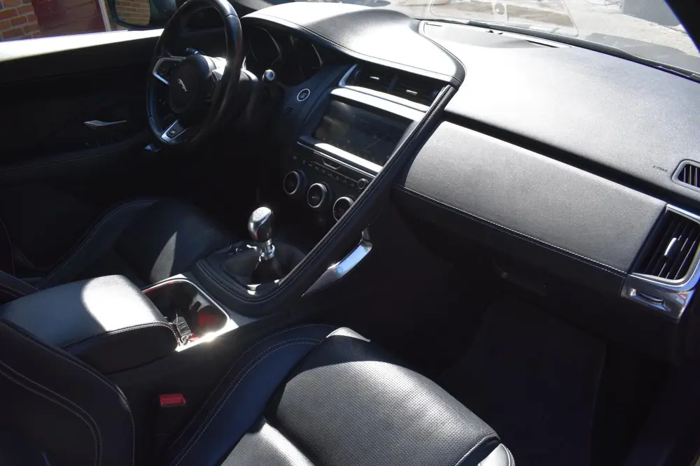 Jaguar E-Pace 2.0 D150 R-Dynamic S '19 Pano Navi Clima Cruis uit 2019, foto 10