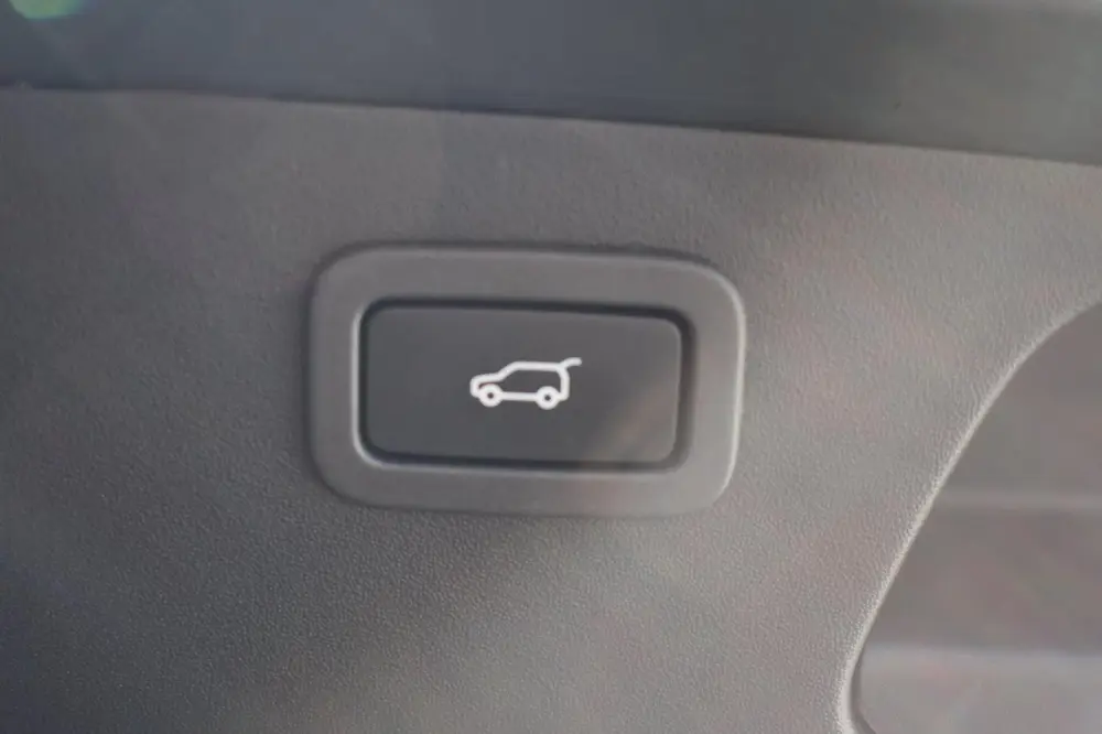 Jaguar E-Pace 2.0 D150 R-Dynamic S '19 Pano Navi Clima Cruis uit 2019, foto 14