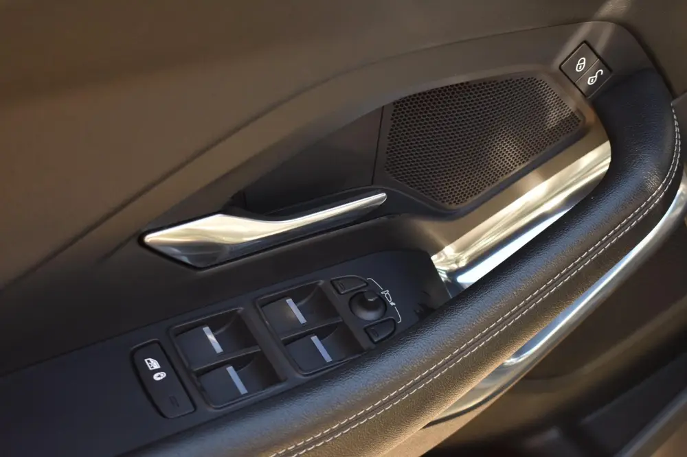 Jaguar E-Pace 2.0 D150 R-Dynamic S '19 Pano Navi Clima Cruis uit 2019, foto 16