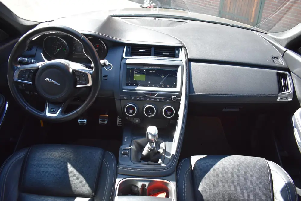 Jaguar E-Pace 2.0 D150 R-Dynamic S '19 Pano Navi Clima Cruis uit 2019, foto 2
