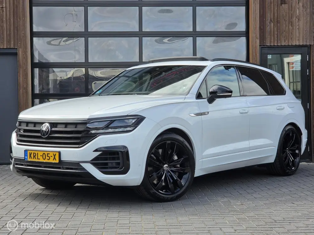 Volkswagen Touareg 3.0 TSI R-LINE 462PK PANO HUD LUCHT TREKH uit 2023