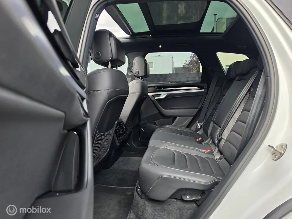 Volkswagen Touareg 3.0 TSI R-LINE 462PK PANO HUD LUCHT TREKH uit 2023, foto 14