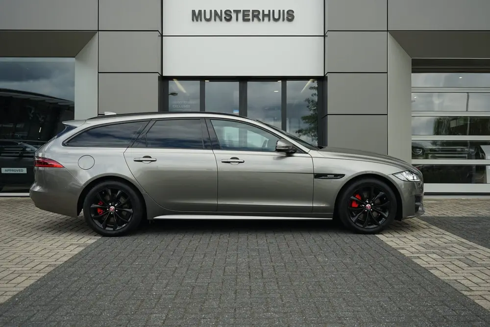 Jaguar XF 2.0t R-Sport | Panoramadak | Voorstoele uit 2019, foto 14
