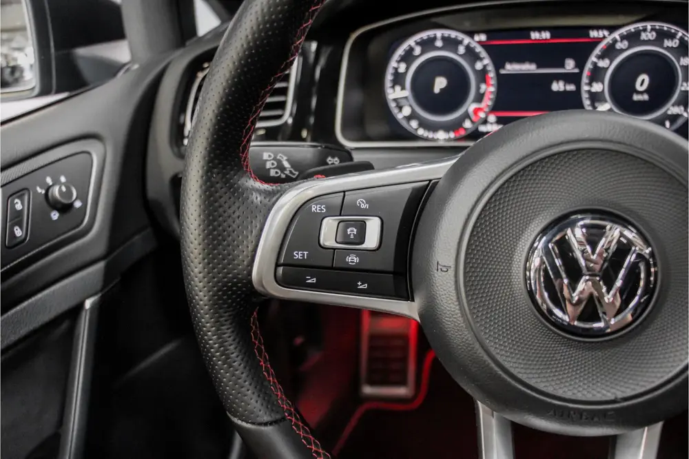 Volkswagen Golf 2.0 TSI GTI TCR |Pano|19inch|Carplay|LedPlus uit 2019, foto 16