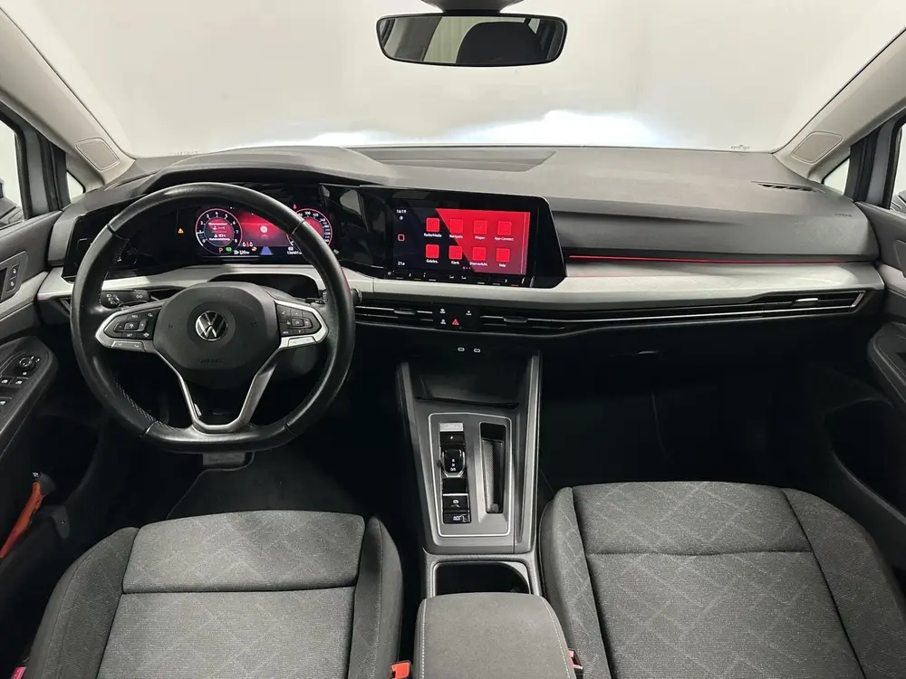 Volkswagen Golf Variant 1.0 eTSI Life CAMERA CARPLAY NAVI CR uit 2021, foto 2