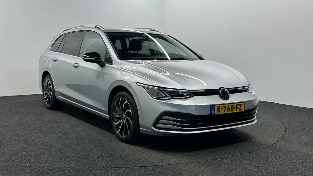 Volkswagen Golf Variant 1.0 eTSI Life CAMERA CARPLAY NAVI CR uit 2021, foto 3