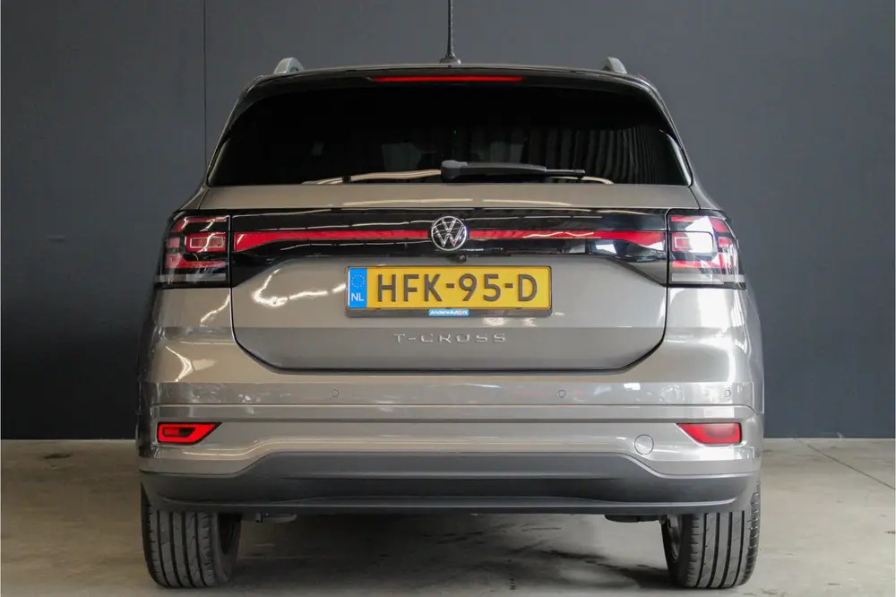 Volkswagen T-Cross 1.0 TSI Style Business R |digital dashboa uit 2020, foto 11