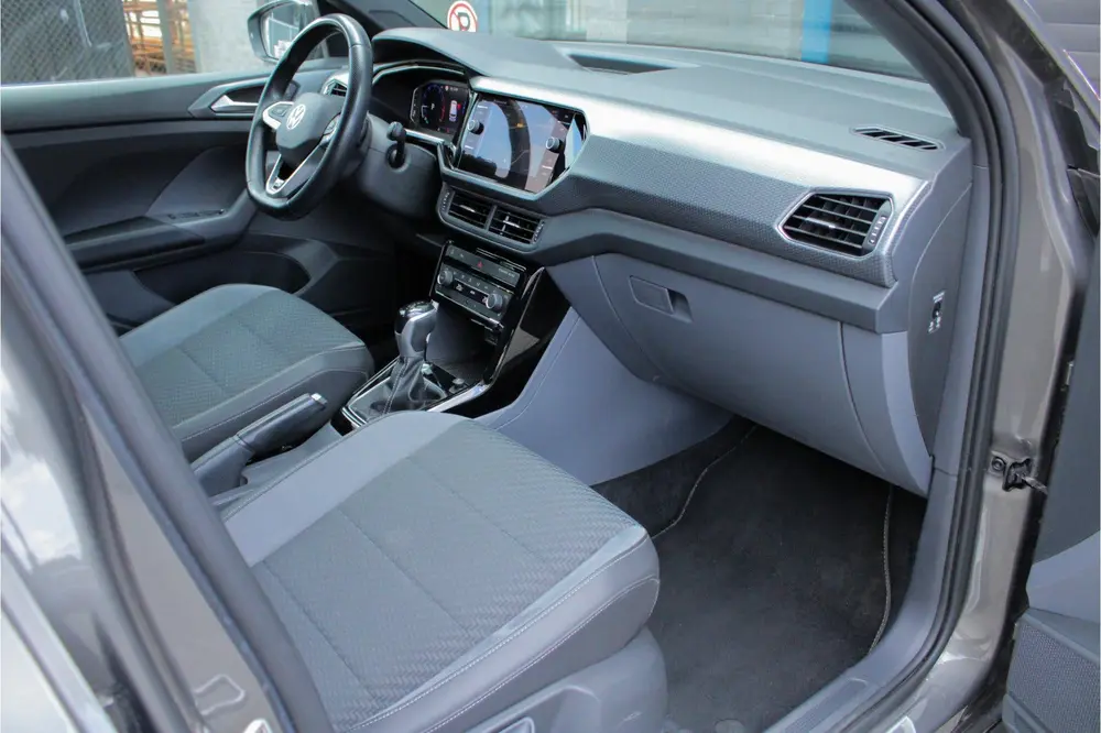 Volkswagen T-Cross 1.0 TSI Style Business R |digital dashboa uit 2020, foto 5