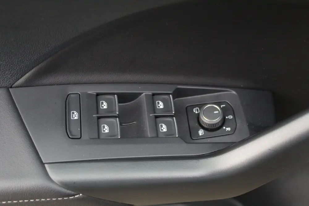 Volkswagen T-Cross 1.5 TSI R-Line DSG/IQ Light/Navigatie/Vir uit 2025, foto 15