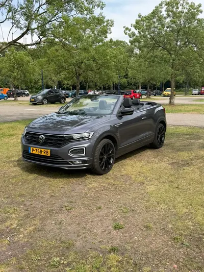 Volkswagen T-Roc Cabrio T-Roc 1.5 TSI 150pk 7-DSG 2021 Grijs uit 2021