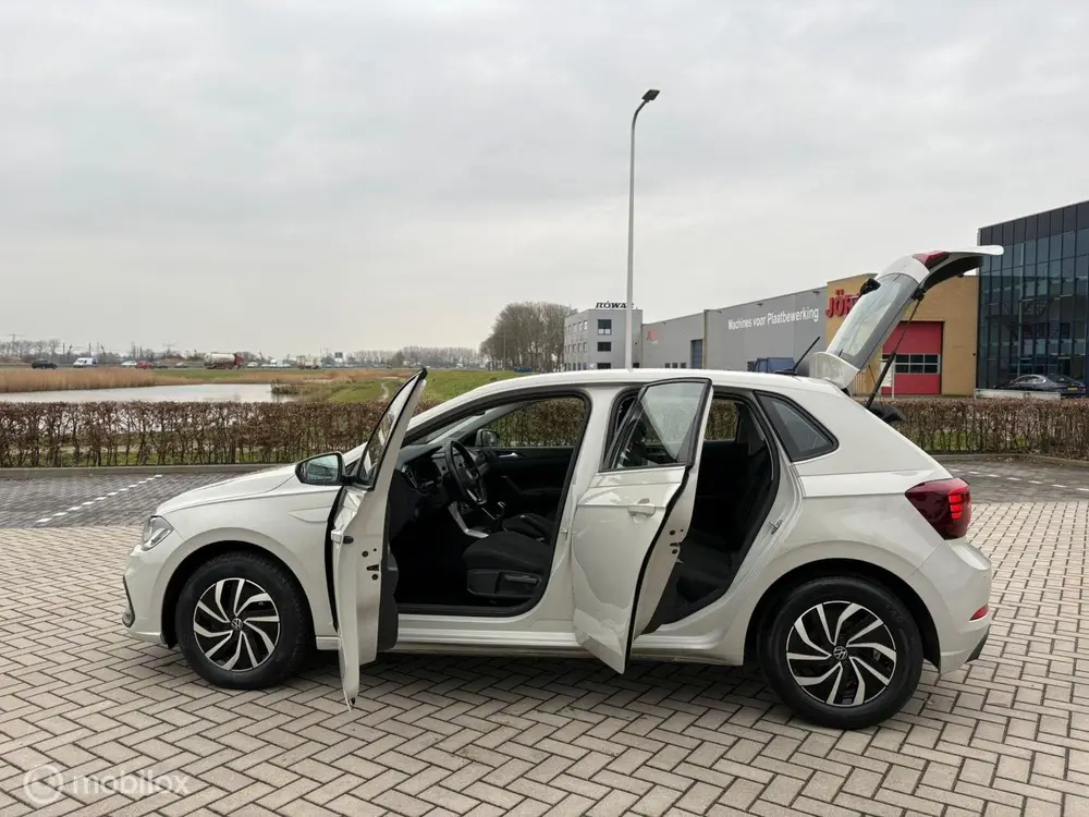 Volkswagen Polo 1.0 TSI Life uit 2023, foto 12