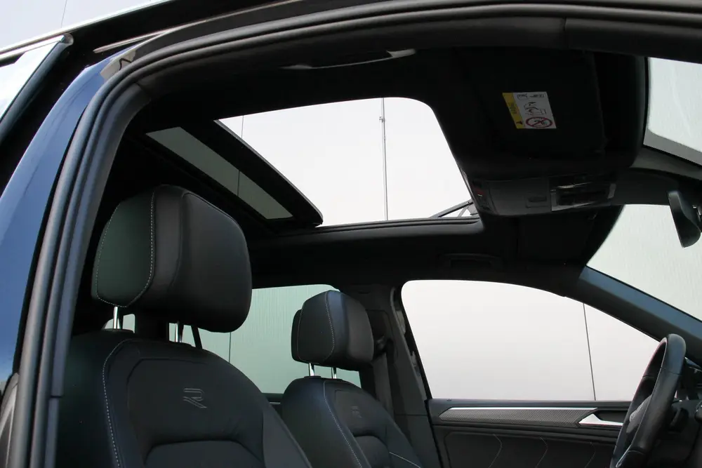 Volkswagen Tiguan 2.0 TSI R-line Leer Pano Trekhaak 4motion uit 2021, foto 12