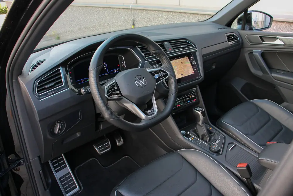 Volkswagen Tiguan 2.0 TSI R-line Leer Pano Trekhaak 4motion uit 2021, foto 9