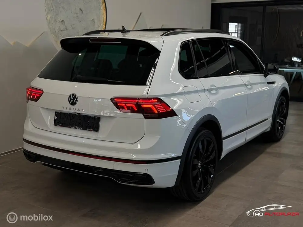 Volkswagen Tiguan 1.5 TSI 3x R-Line Panorama/Black Style/IQ uit 2020, foto 2