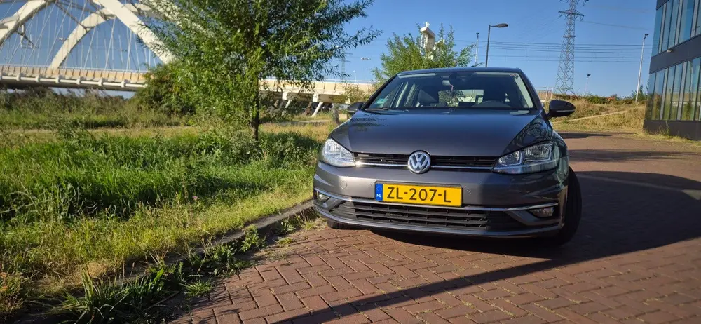 Volkswagen Golf VII Golf 1.0 TSI 115pk 5D 2019 Grijs uit 2019, foto 2