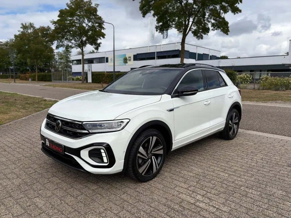 Volkswagen T-ROC 1.5 TSI R-Lne uit 2022, foto 2