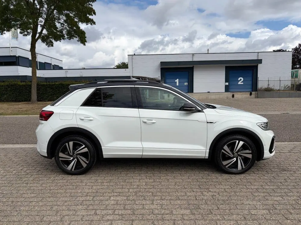 Volkswagen T-ROC 1.5 TSI R-Lne uit 2022, foto 5