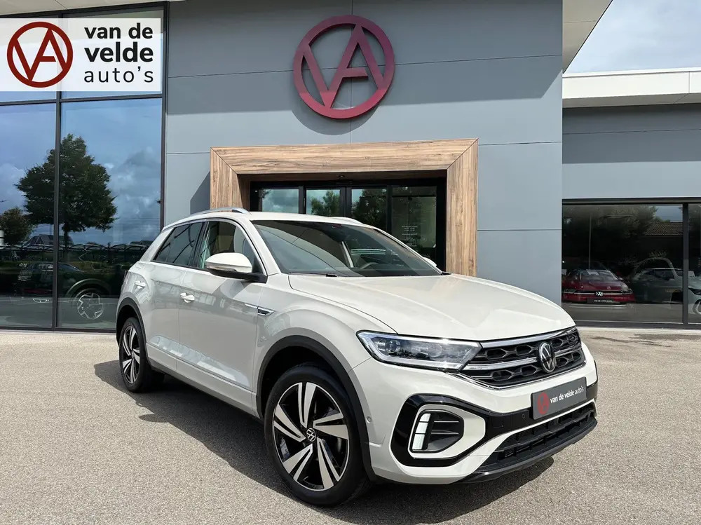 Volkswagen T-Roc 1.5 TSI 150pk DSG R-Line | Trekhaak | Camer uit 2025