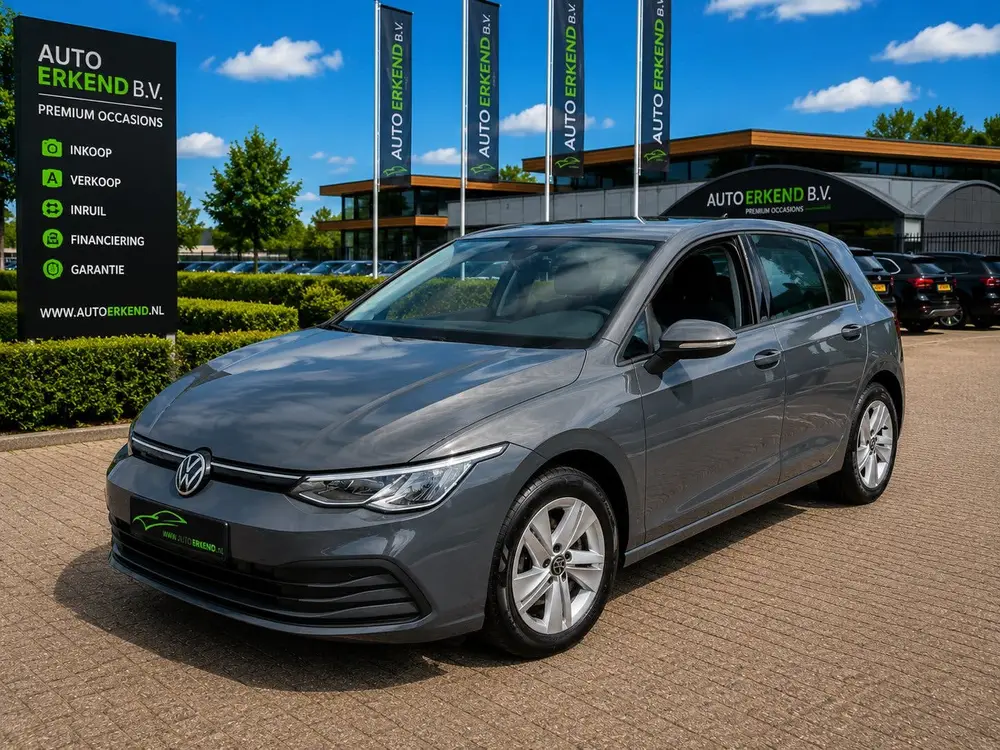 Volkswagen Golf 1.0 eTSI Life Business (bj 2023, automaat) uit 2023