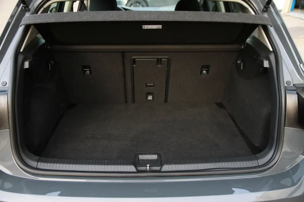 Volkswagen Golf 1.0 eTSI Life Business (bj 2023, automaat) uit 2023, foto 8