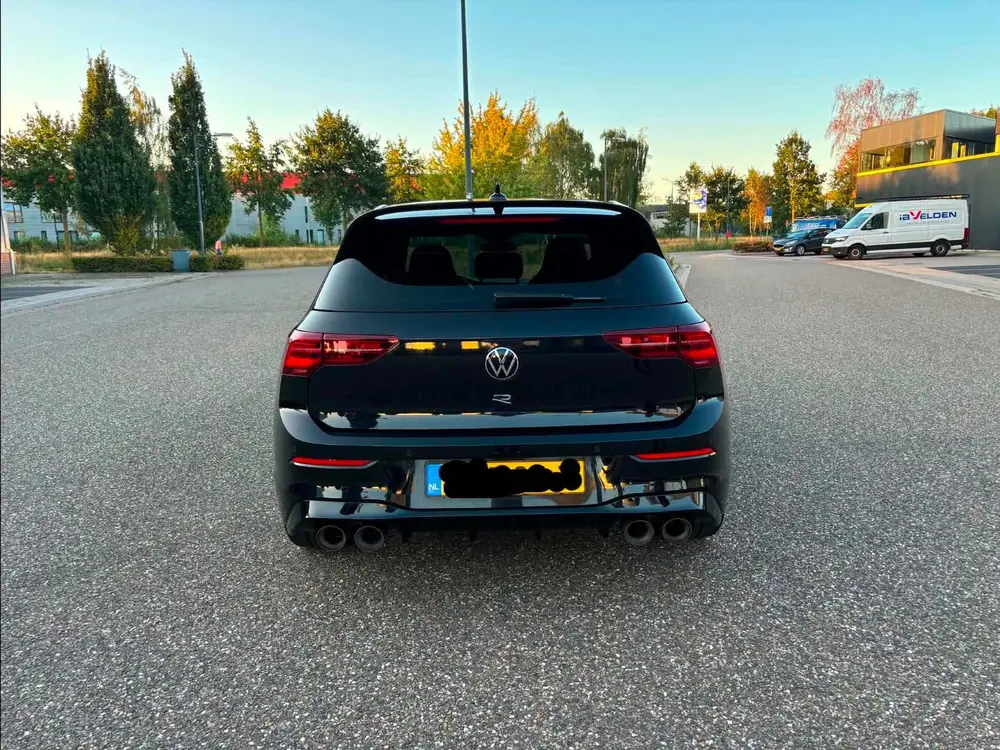 Volkswagen Golf 2.0 TSI 320pk 7-DSG 4MOTION 2022 Zwart uit 2022, foto 2