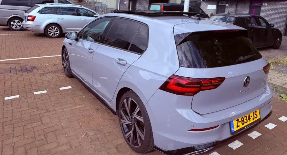 Volkswagen Golf 1.5 Etsi Pano 3x R line 2023 Nardo Grey uit 2023, foto 4