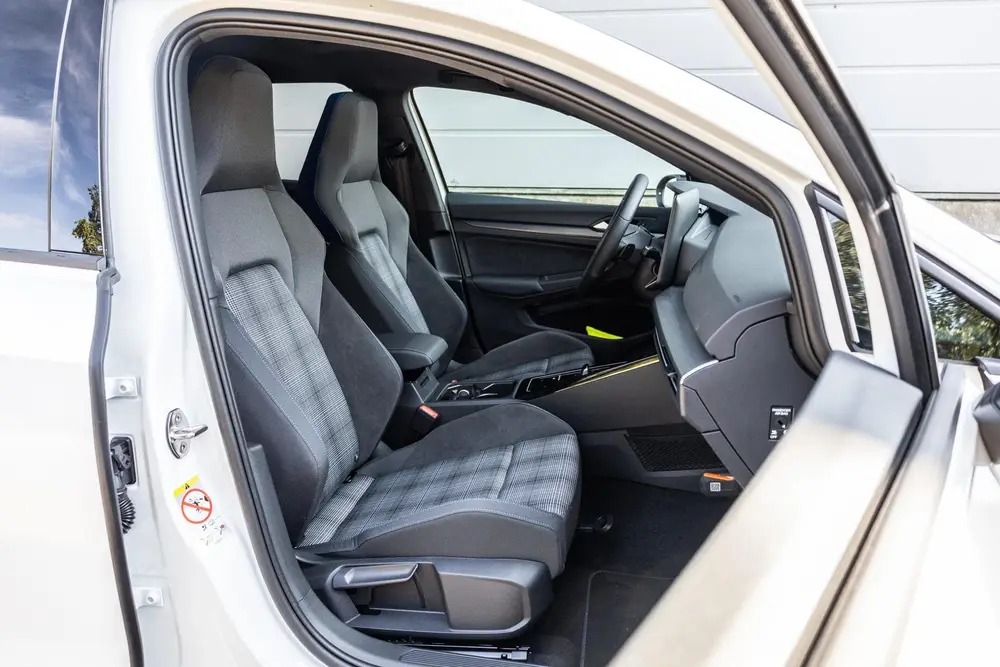 Volkswagen Golf GTE 1.5 eHybrid 272pk | 100% | Panoramadak | uit 2025, foto 17