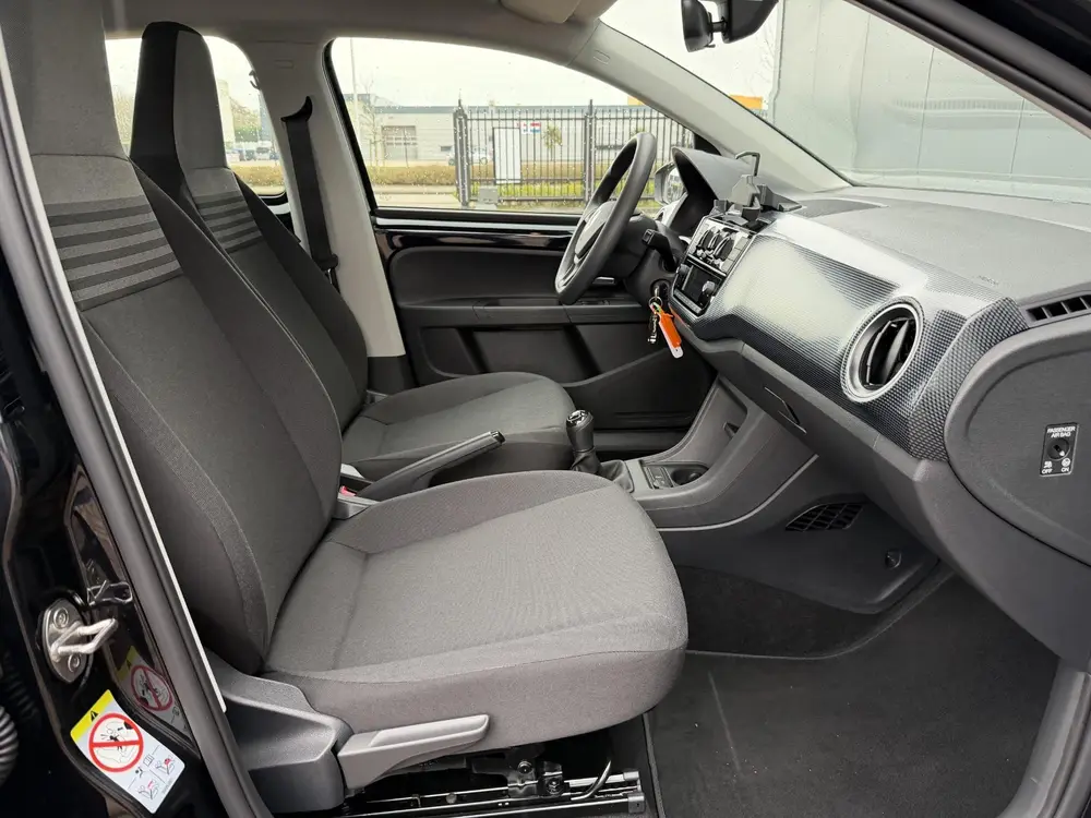 Volkswagen Up! 1.0 uit 2024, foto 15