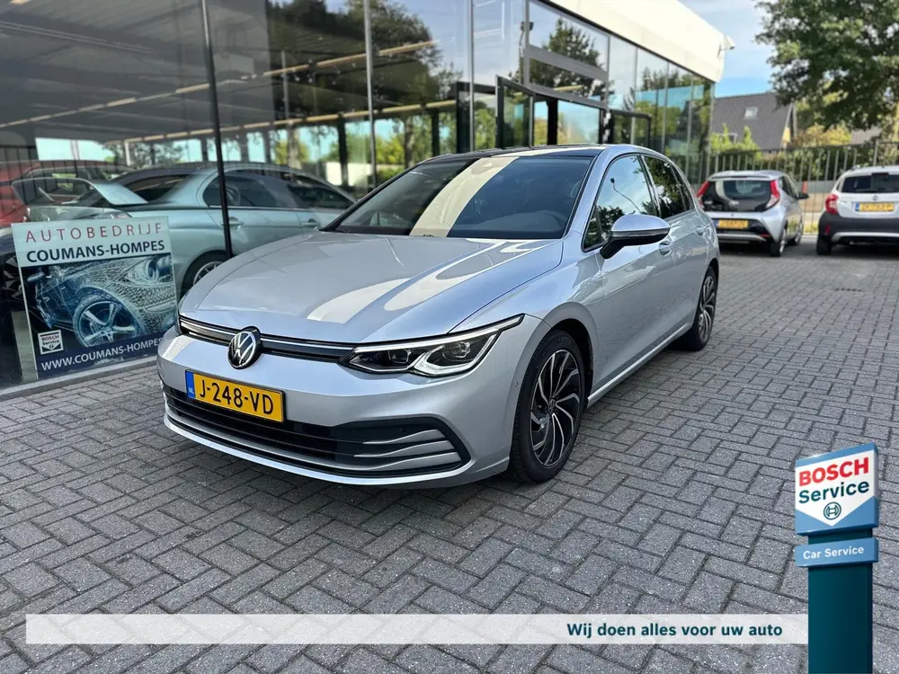 VOLKSWAGEN Golf 1.5 TSI 130pk Life Business PANORAMA,IQ,KEYL uit 2020