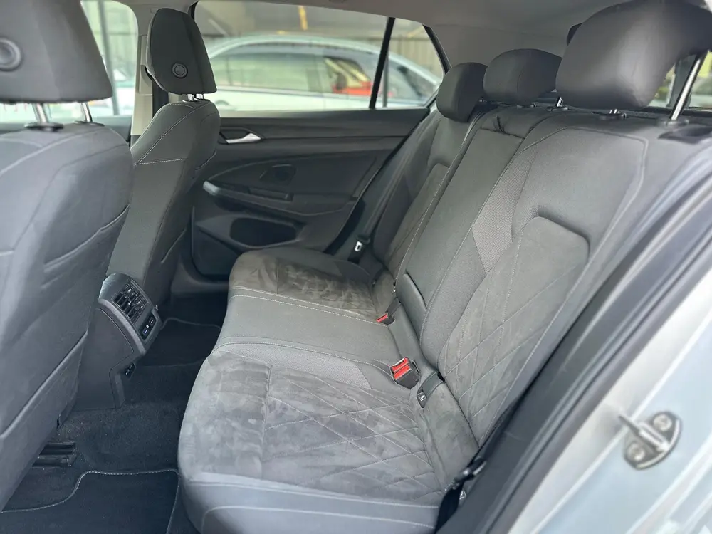 VOLKSWAGEN Golf 1.5 TSI 130pk Life Business PANORAMA,IQ,KEYL uit 2020, foto 4