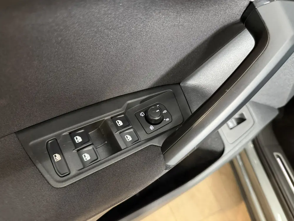 Volkswagen Tiguan 1.5 TSI ACT Comfortline Business Airco ECC uit 2019, foto 14