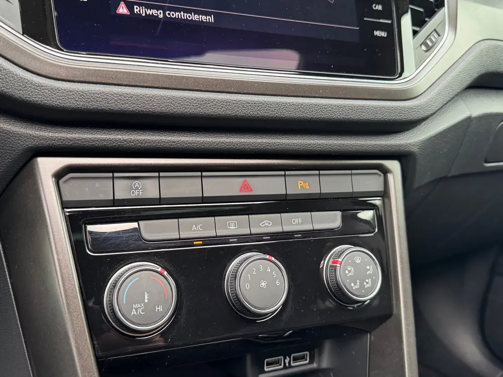 Volkswagen T-Roc R-line Pano trekhaak Pdc led Carplay uit 2019, foto 17