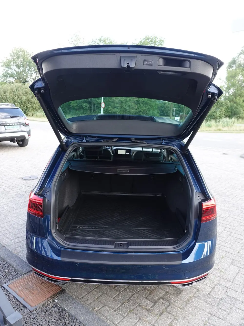 Volkswagen Passat Variant 2.0 TDI R-Line 150PK DSG LED | H-L uit 2021, foto 8