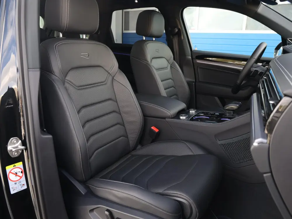 Volkswagen Touareg R 3.0 TSi eHybrid 4-M 462pk DSG | Lederen uit 2024, foto 8