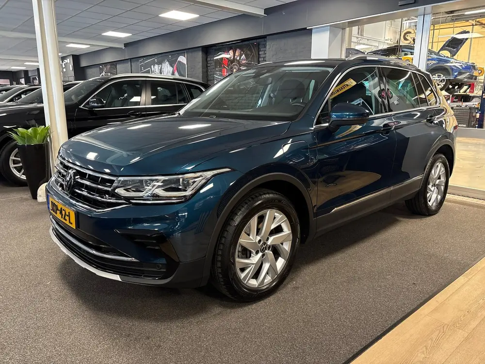 Volkswagen TIGUAN 1.4 TSI eHybrid,Business+,navi,camera,appl uit 2022