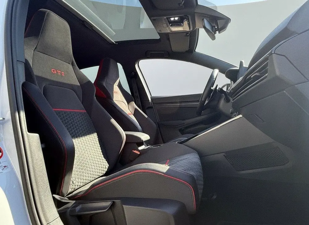 Volkswagen Golf 2.0 TSI GTI Clubsport 300 PK uit 2023, foto 14
