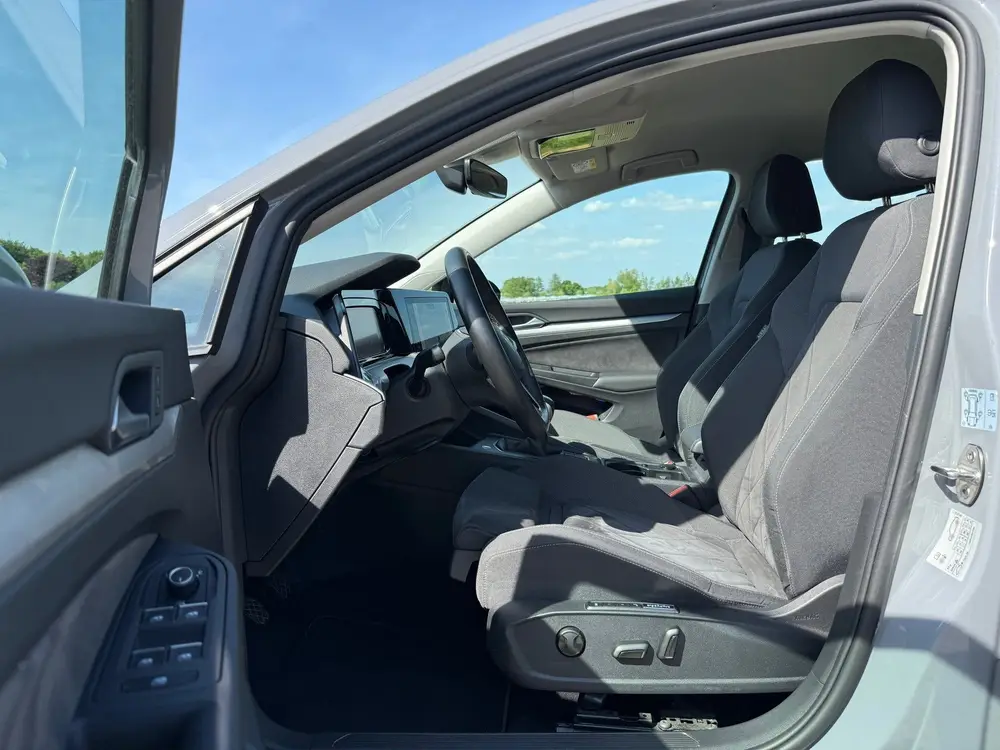 Volkswagen Golf 1.5 TSI Life Business / Virtual Cockpit / 1e uit 2023, foto 6