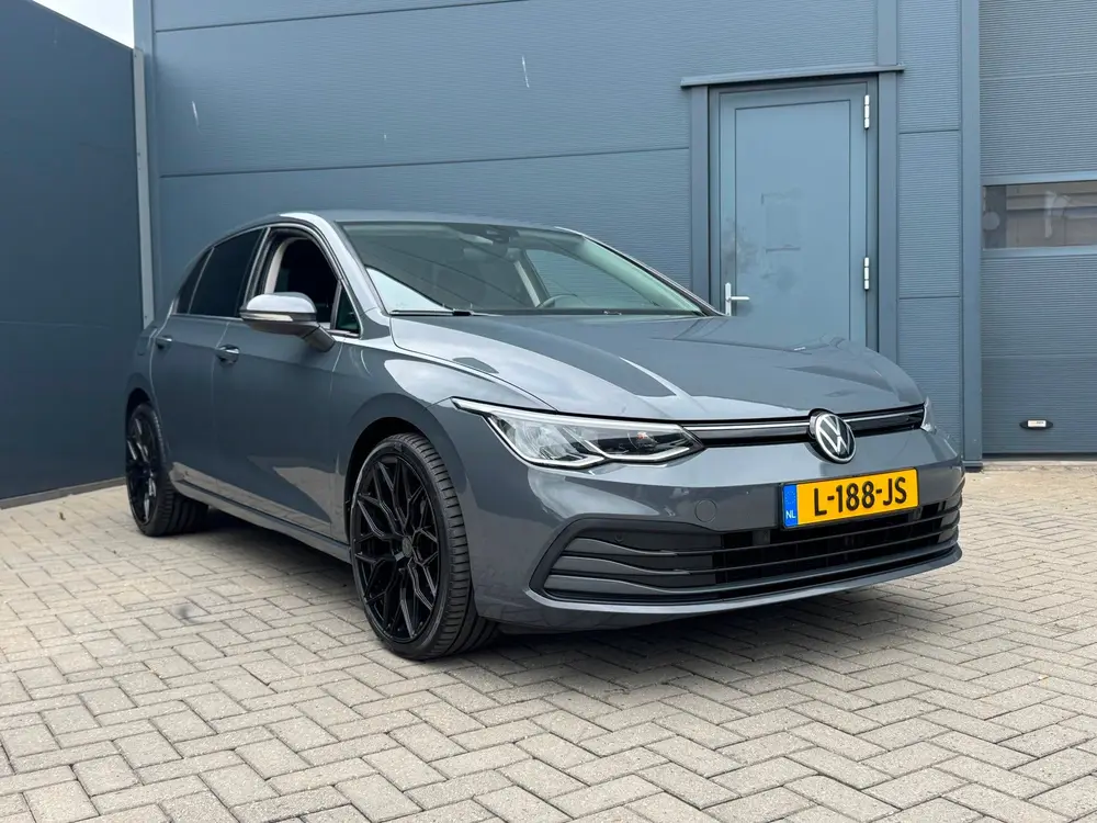 Volkswagen Golf 1.5 eTSI R-Line Pdc / Navi / Carplay / Digid uit 2020, foto 3