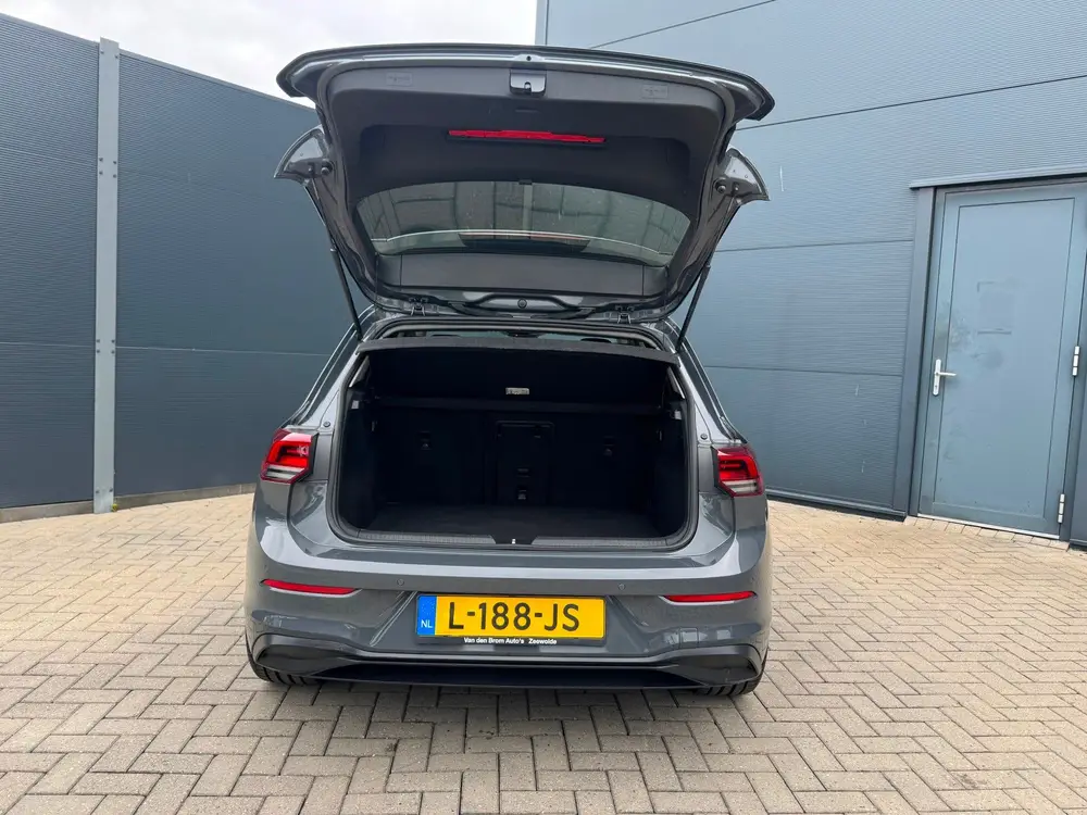Volkswagen Golf 1.5 eTSI R-Line Pdc / Navi / Carplay / Digid uit 2020, foto 9