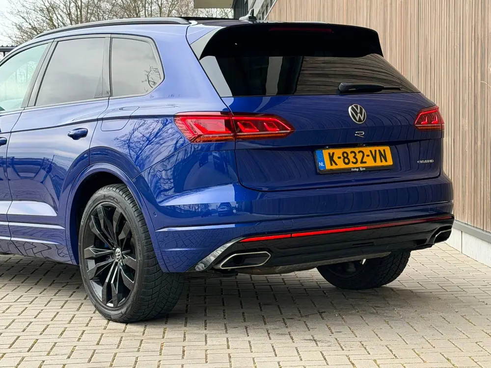 Volkswagen Touareg 3.0 TSi 4MOTION R / Lapiz Blue / Pano / uit 2021, foto 9