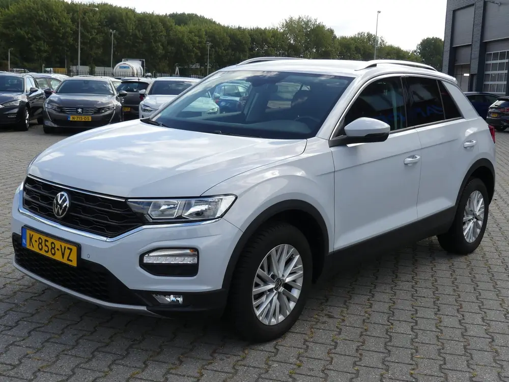 Volkswagen T-Roc 1.0 TSI Style Business uit 2021, foto 2