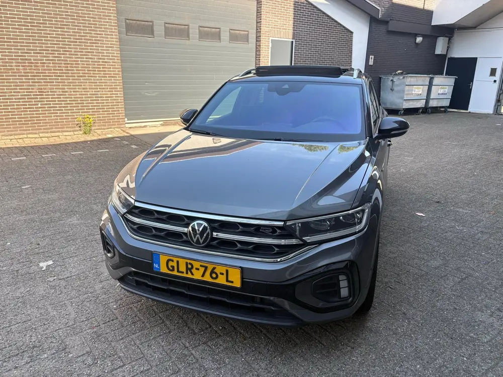 Volkswagen T-Roc 1.5 TSI 150pk 7-DSG 2022 Grijs uit 2022, foto 2