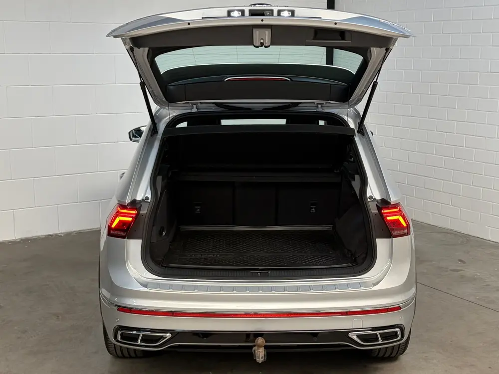 Volkswagen Tiguan 1.4 TSI eHybrid R-Line Business+ Panoramad uit 2022, foto 10