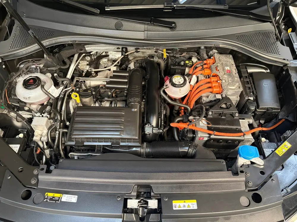 Volkswagen Tiguan 1.4 TSI eHybrid R-Line Business+ Panoramad uit 2022, foto 13