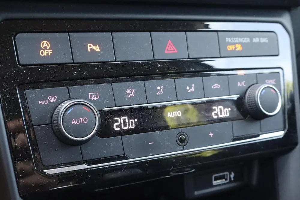 Volkswagen T-Cross 1.0 TSI Life Business | Climate control | uit 2020, foto 10