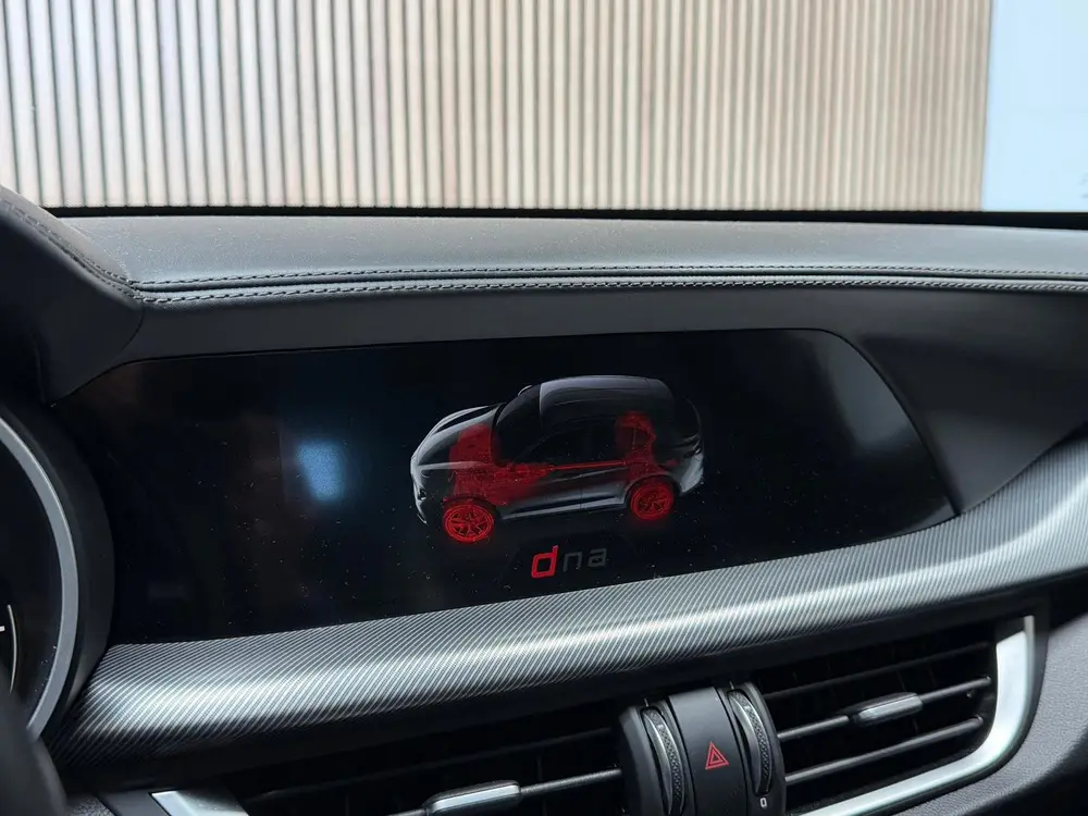 Alfa Romeo Stelvio 2.0 T AWD B-Tech - 20 INCH - PANO - SPORT uit 2019, foto 12