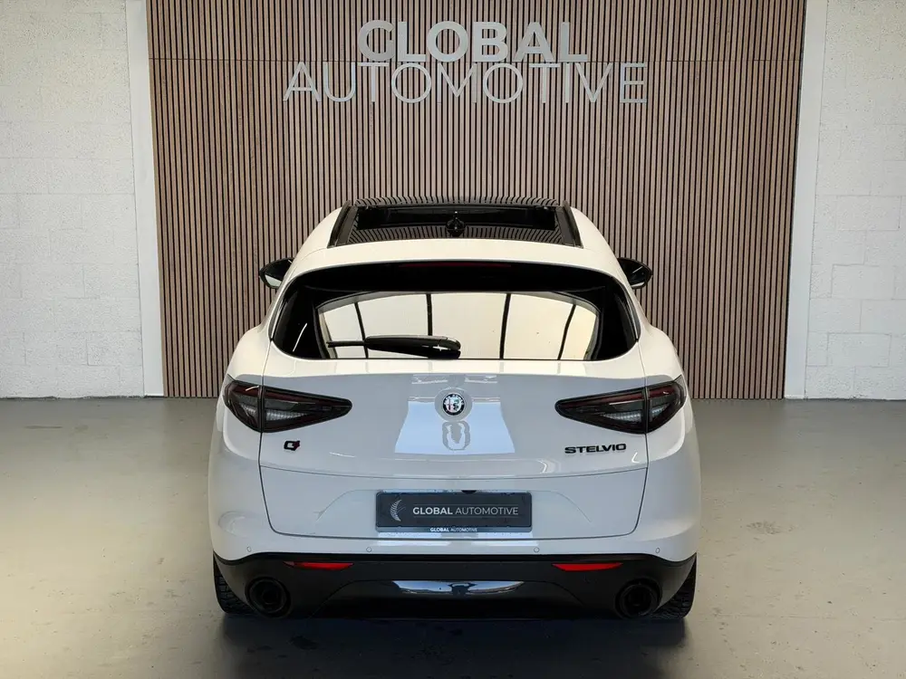 Alfa Romeo Stelvio 2.0 T AWD B-Tech - 20 INCH - PANO - SPORT uit 2019, foto 4